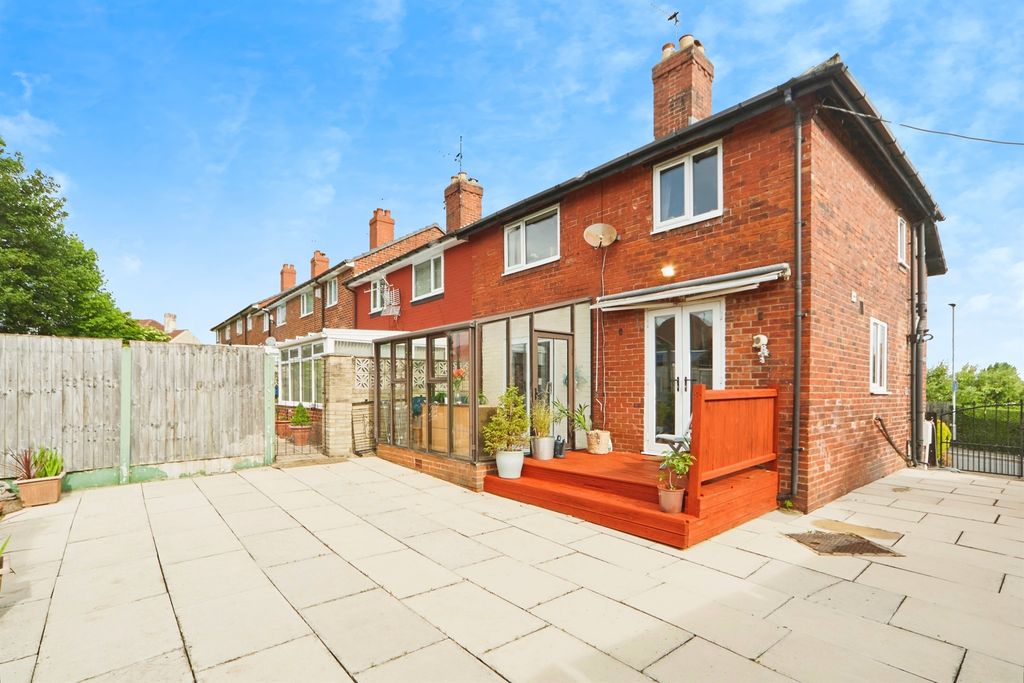 Property photo 2 of 16