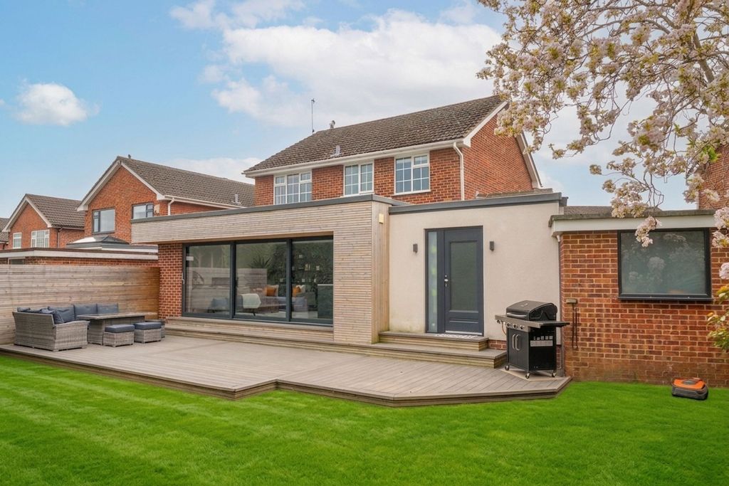 Property photo 1 of 36