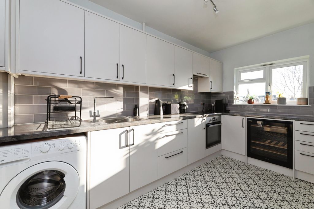 Property photo 3 of 20 Img_3904