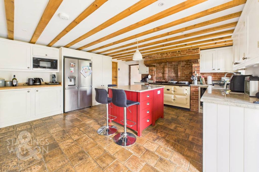 Property photo 3 of 31