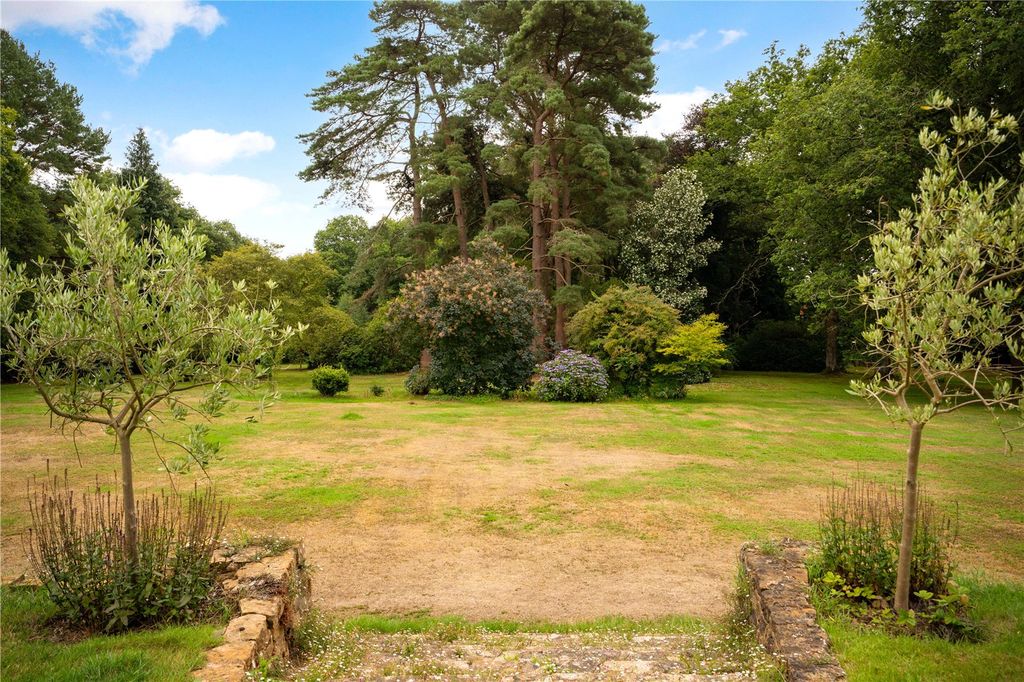 Additional image 15 of 6 bed detached house for saleDurford Wood, Petersfield, Hampshire GU31