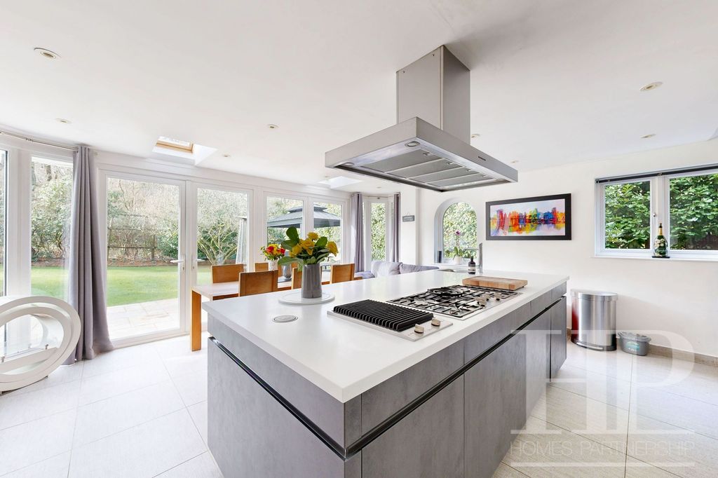 Property photo 3 of 50