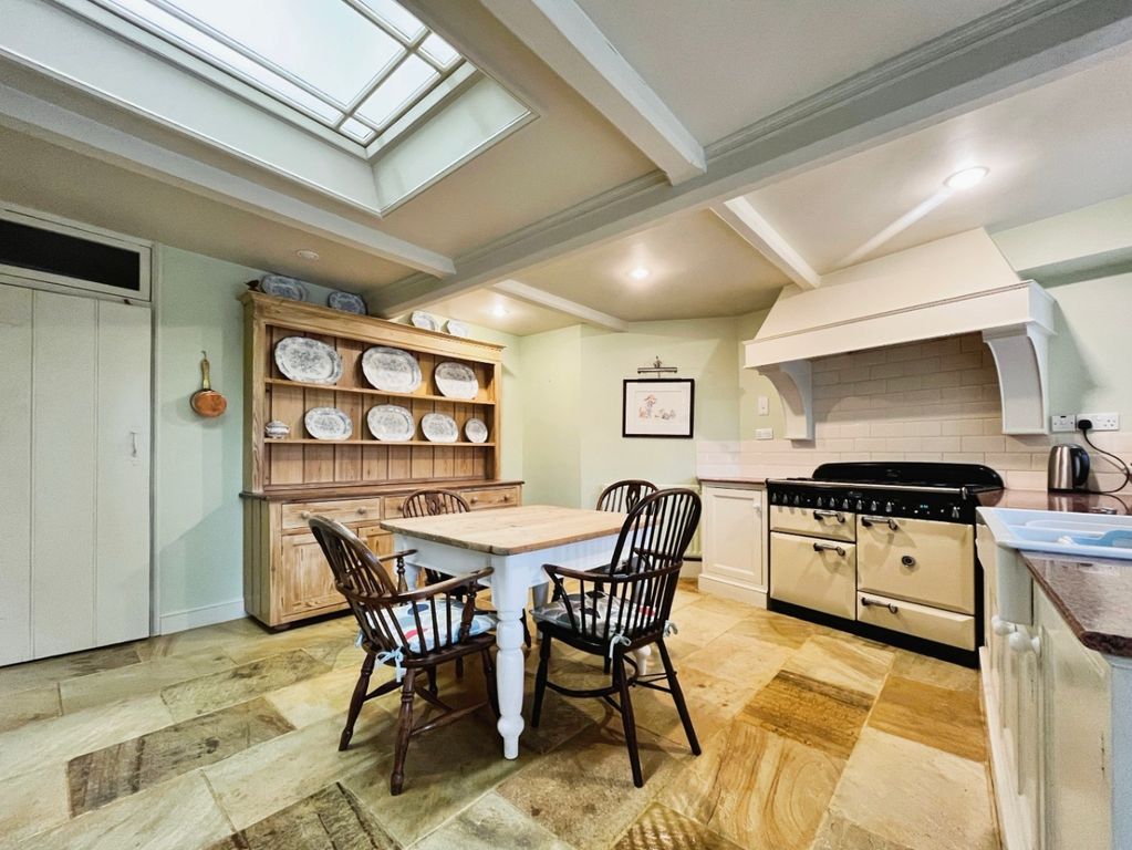 Property photo 3 of 41 3927717