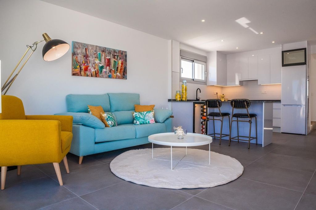 Property photo 2 of 50