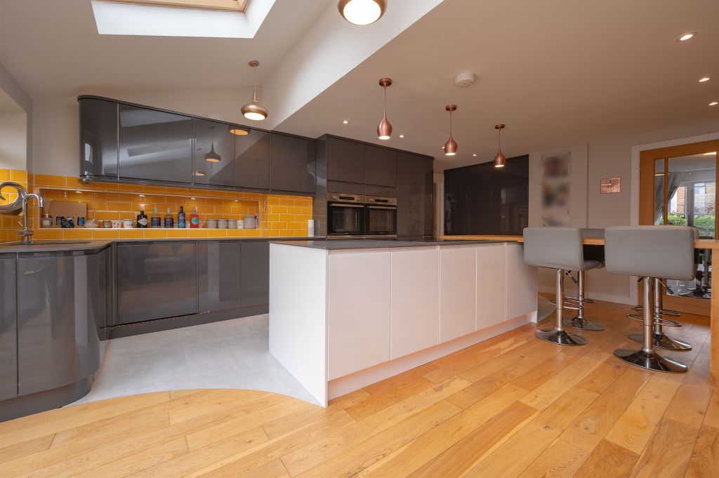 Property photo 3 of 22