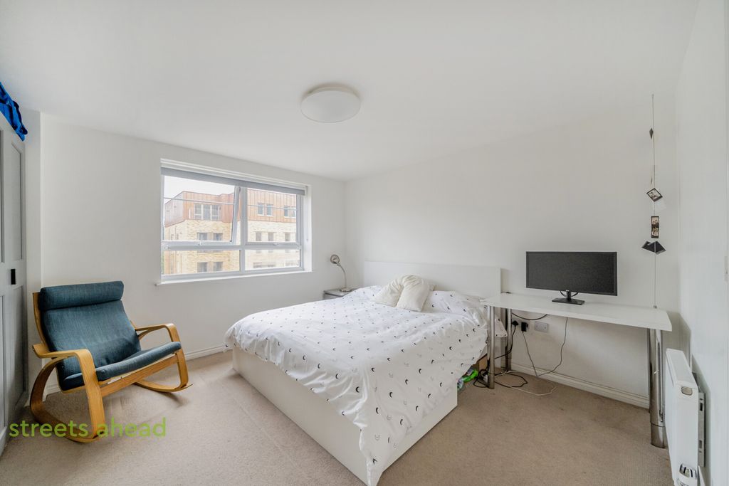 Property photo 2 of 19 8F469A7c-623d-459...