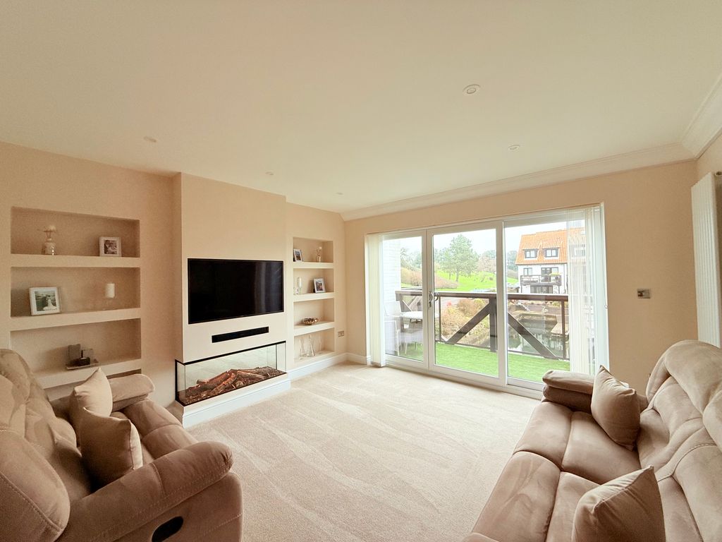 Property photo 2 of 25