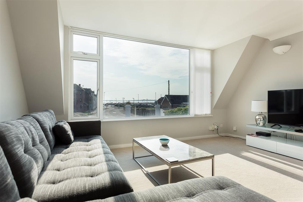 Property photo 1 of 33 54Perrygardens-Ph33_Print.Jpg
