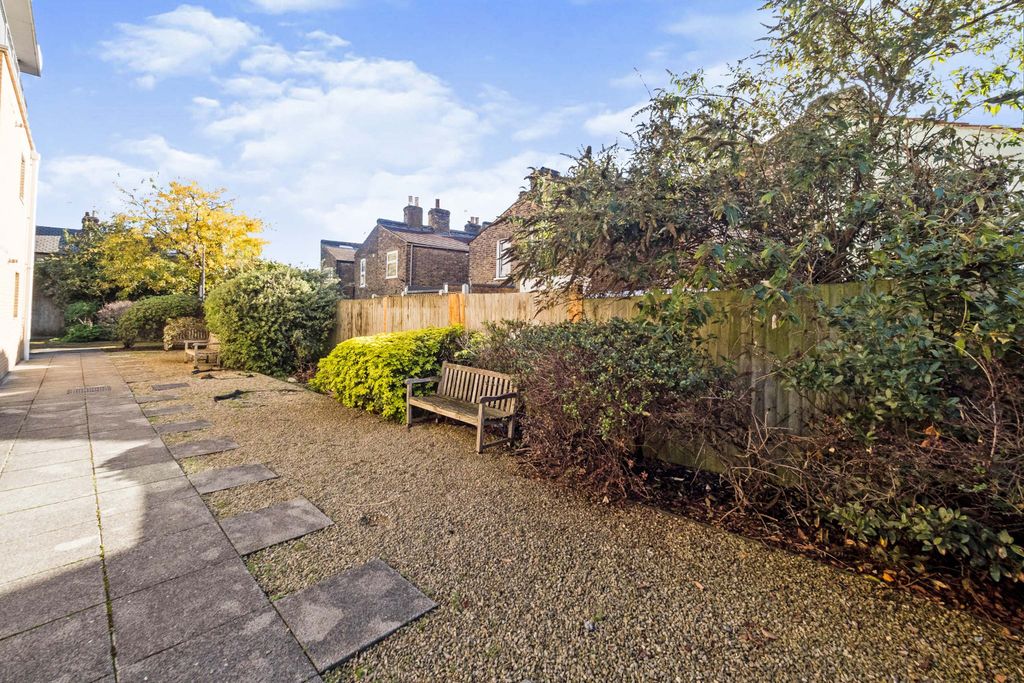 Property photo 2 of 21 Communal Terrace