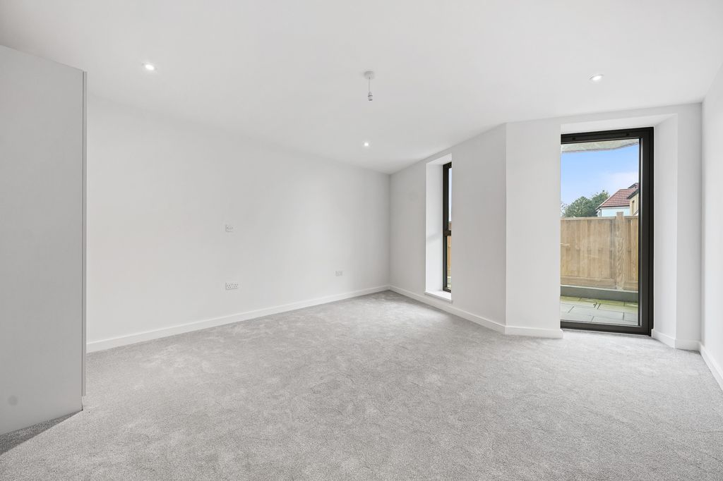 Property photo 3 of 9