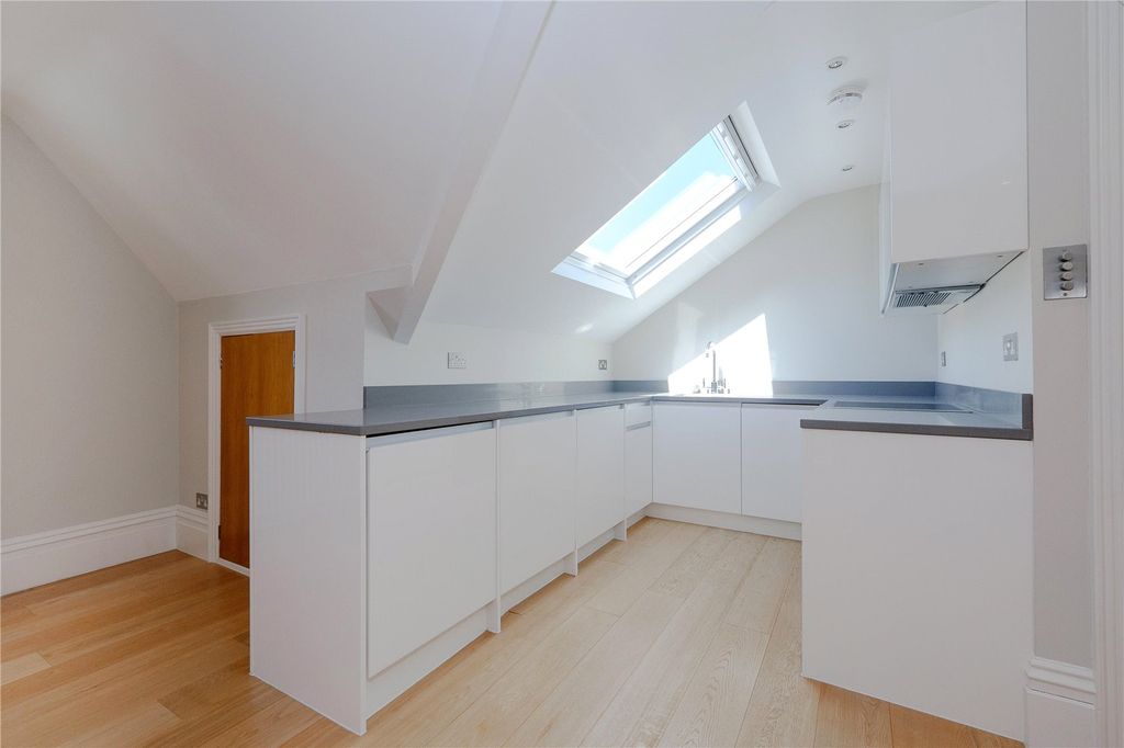 Property photo 3 of 8 Kitch