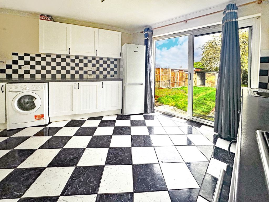 Property photo 3 of 10 4994355