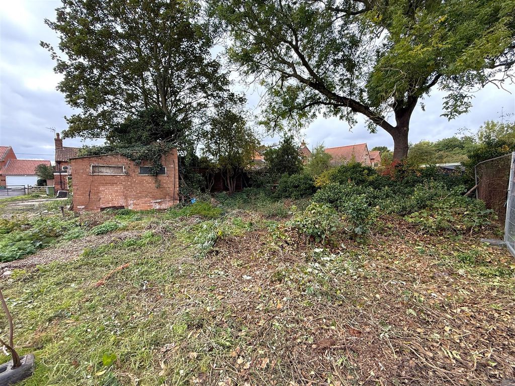 Property photo 3 of 27