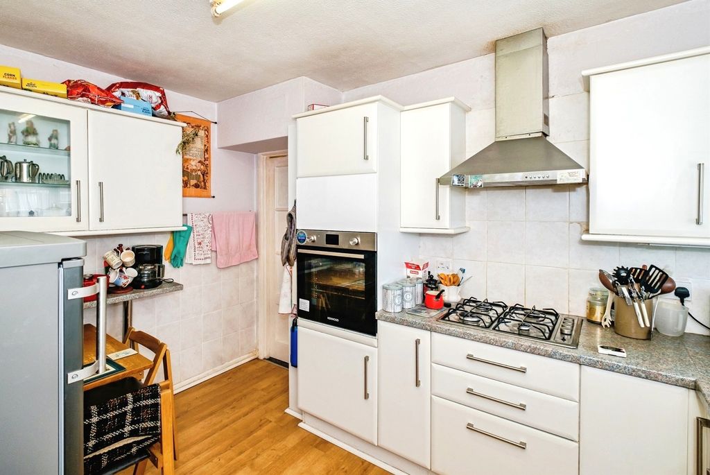 Property photo 3 of 21