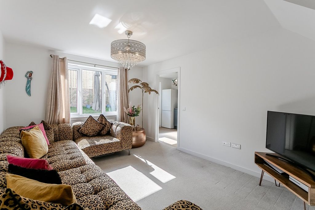 Property photo 3 of 26