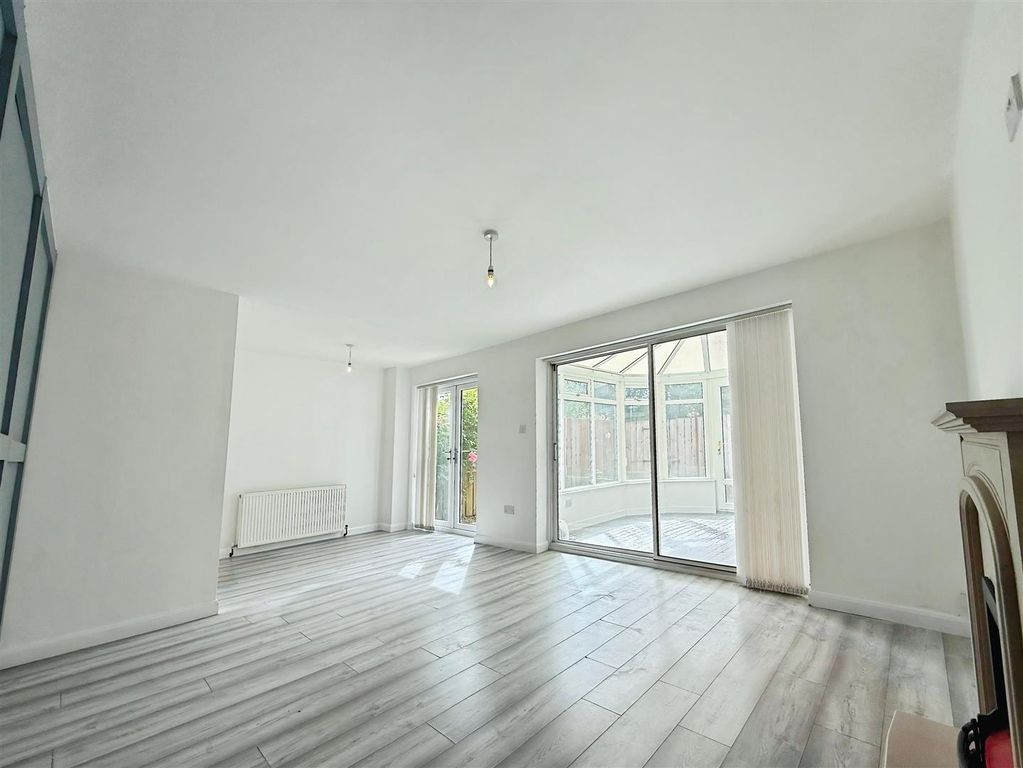 Property photo 3 of 12 34E741Fd-Whatsapp 20Image 202026-08-17 20At 2011.4