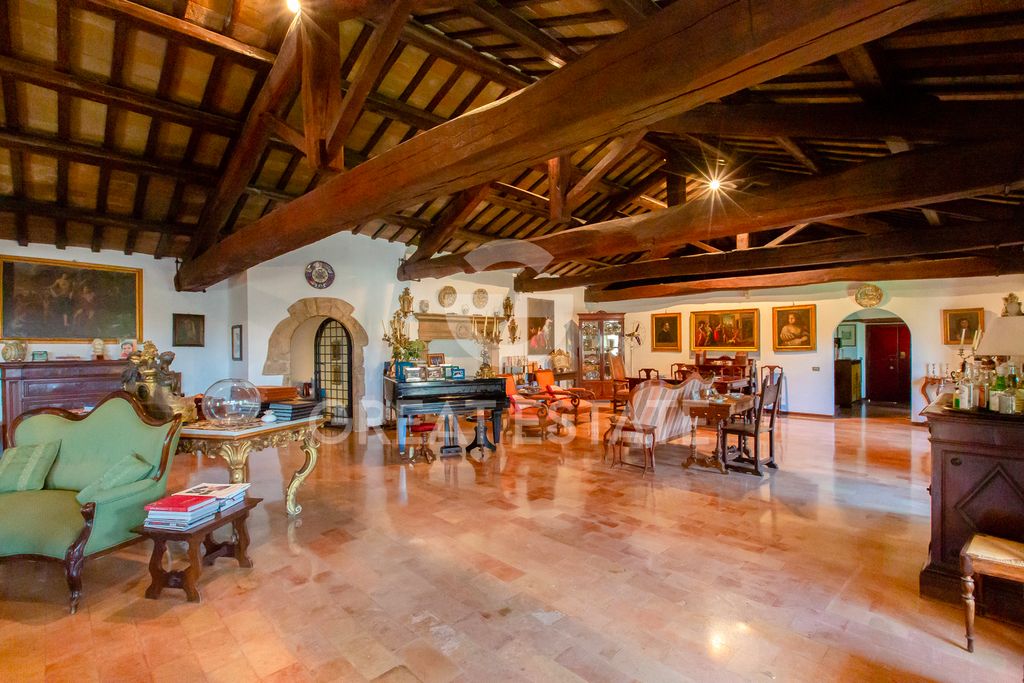 Property photo 2 of 53 Interiors