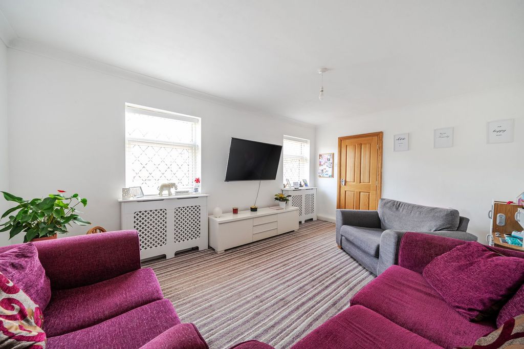 Property photo 2 of 18