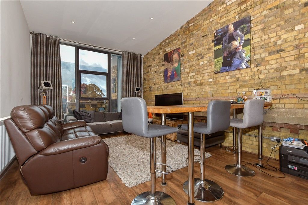 Property photo 1 of 10 Lounge/Diner