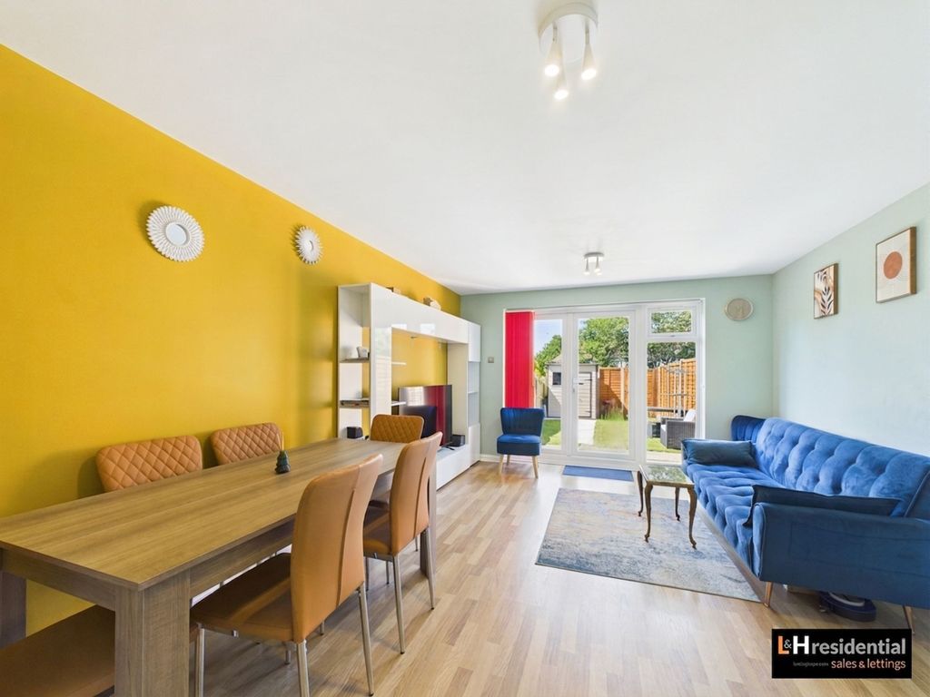 Property photo 2 of 7