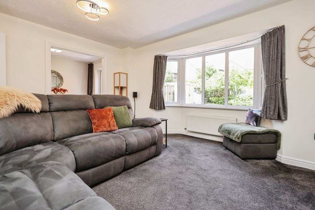 Property photo 3 of 19 Pbox-Img.Jpg