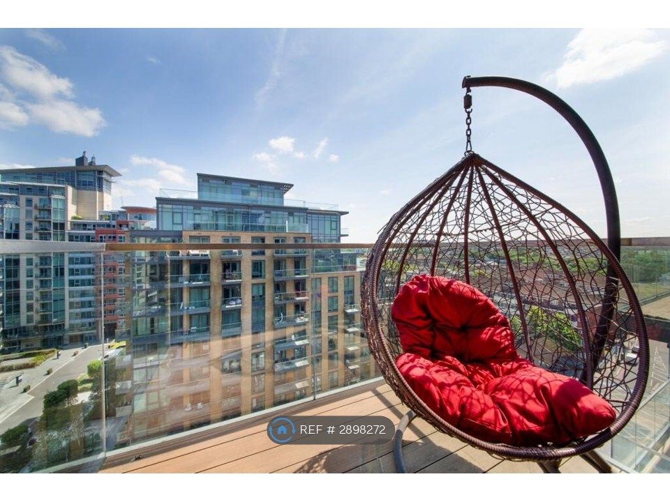 Property photo 1 of 11 Balcony