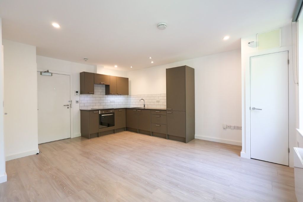 Property photo 3 of 7 Img_0110 (Medium)