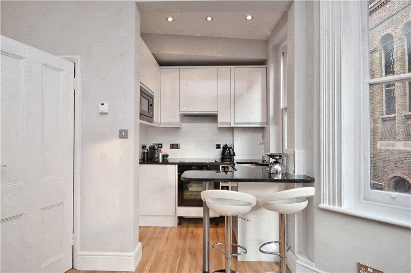 Property photo 3 of 7 Kitchen