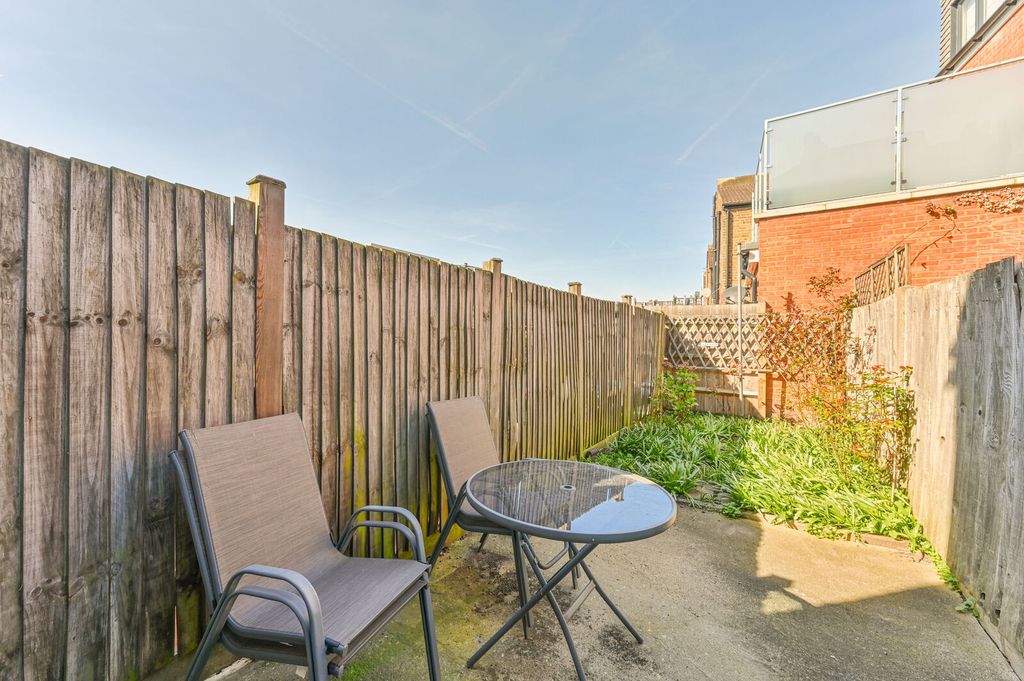 Property photo 3 of 14