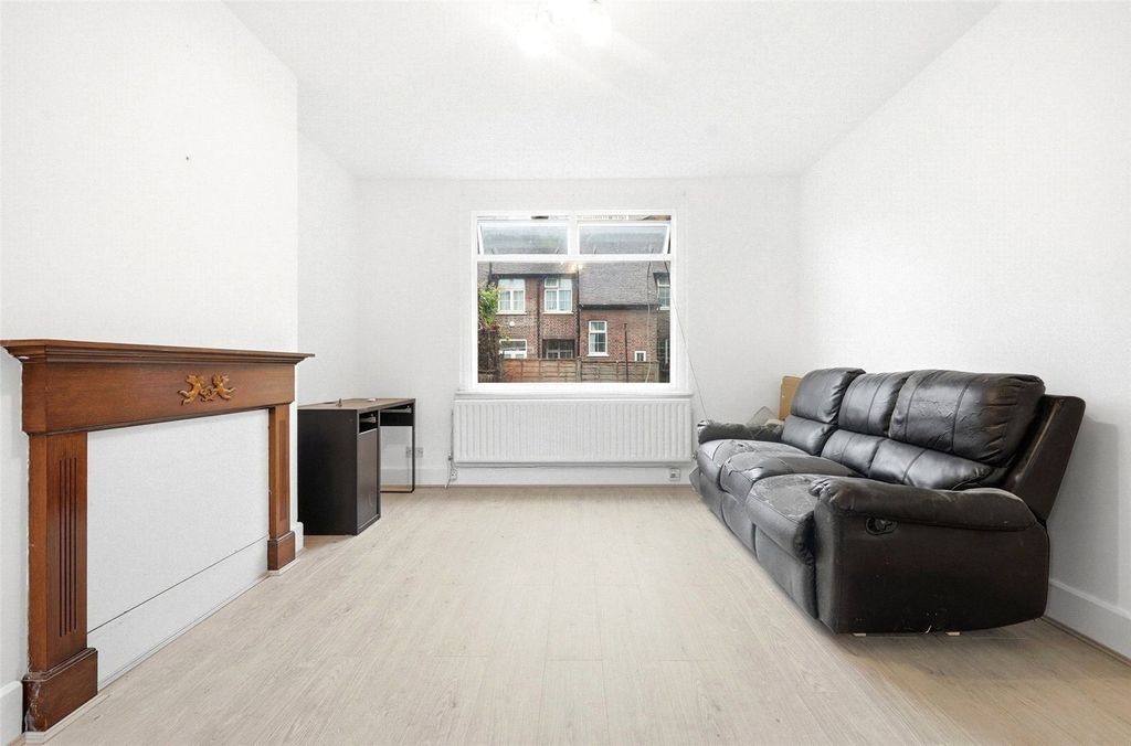 Property photo 2 of 15 Picture No. 02