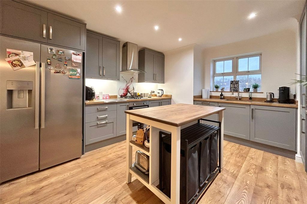 Property photo 2 of 14 Picture No. 22