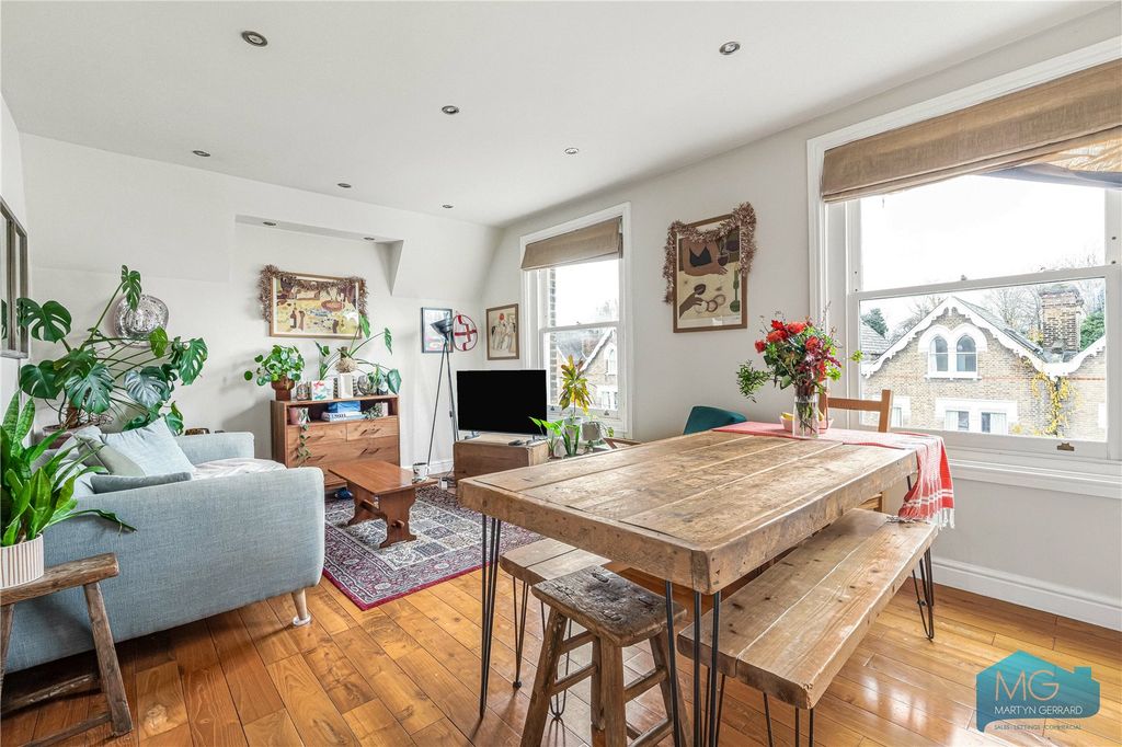 Property photo 2 of 8 Picture No. 20