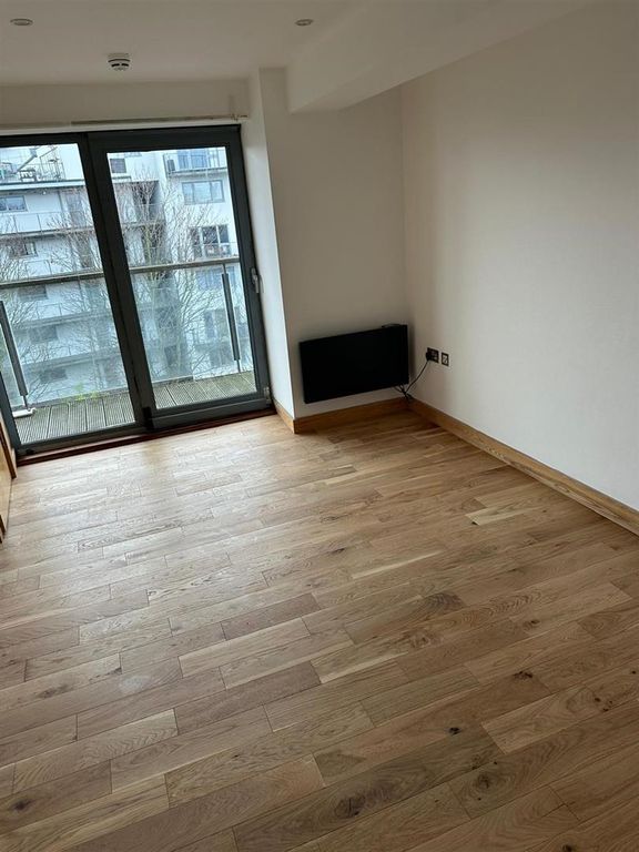 Property photo 3 of 7 58 Dace Rd R1.Jpg