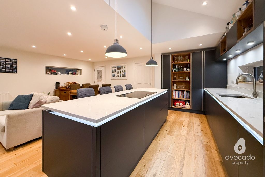 Property photo 3 of 32 5601164