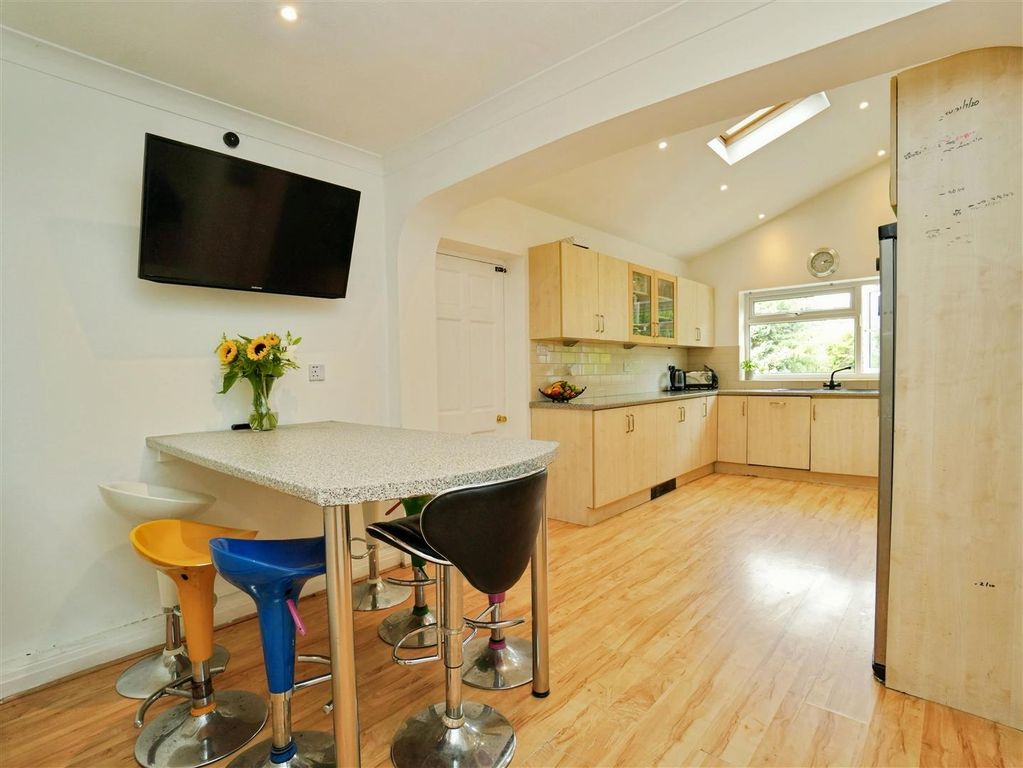 Property photo 2 of 29 Dining Kitchen