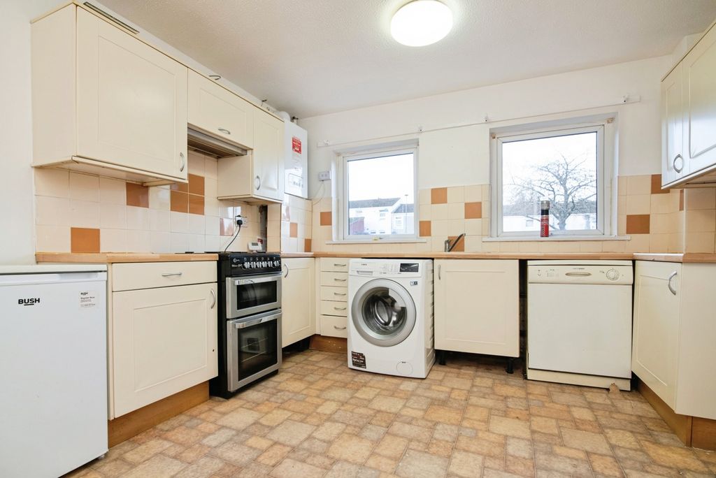Property photo 2 of 20 Kitchen
