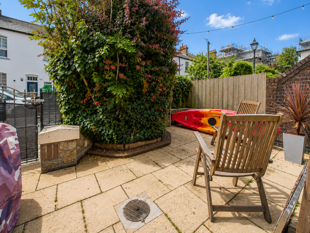 Property photo 3 of 32