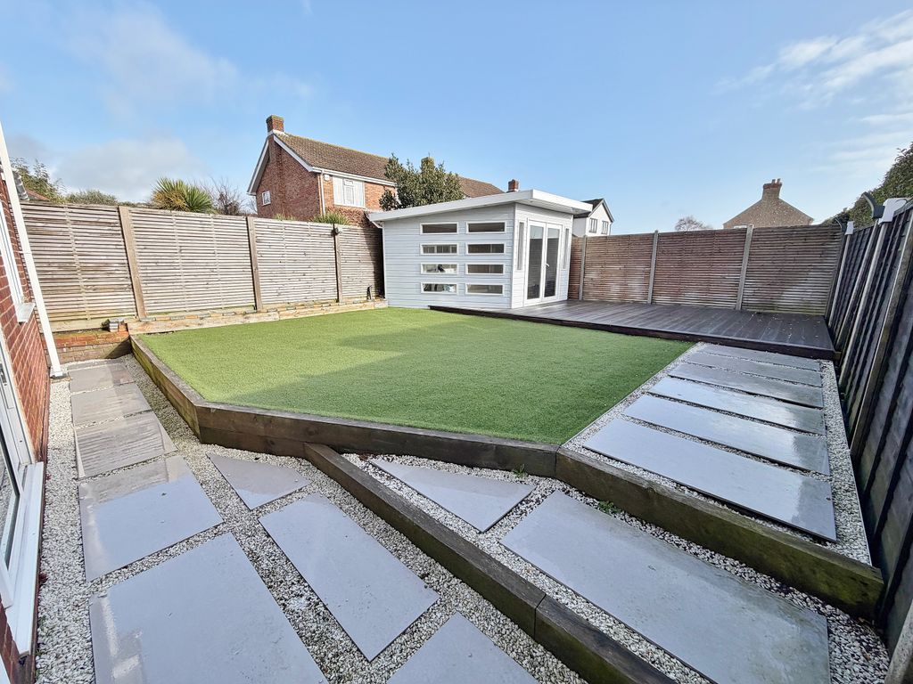 Property photo 2 of 26