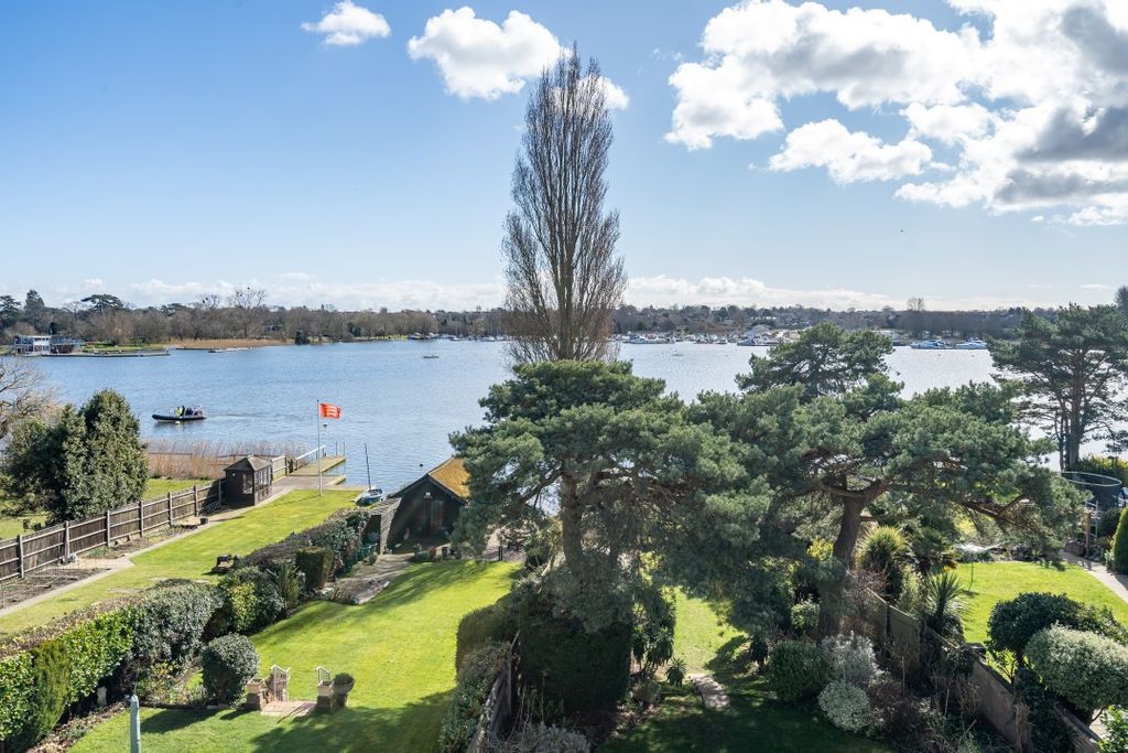 Property photo 2 of 31 Iq_00187