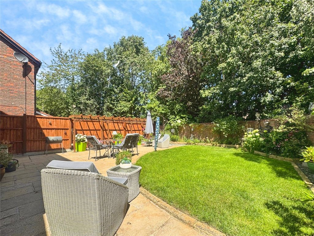 Property photo 2 of 16 Picture No. 14