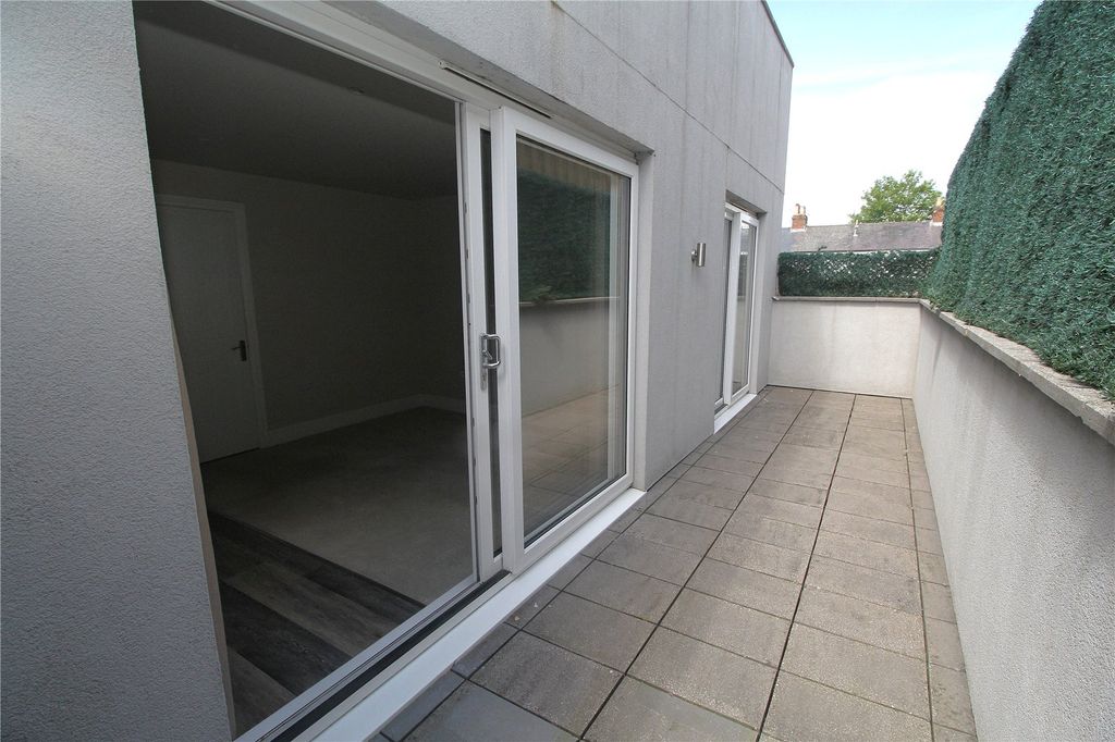 Property photo 3 of 8 Picture No. 06