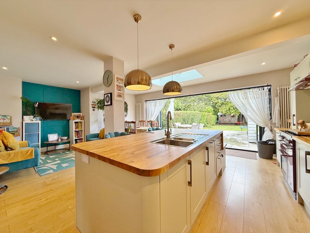 Property photo 2 of 19