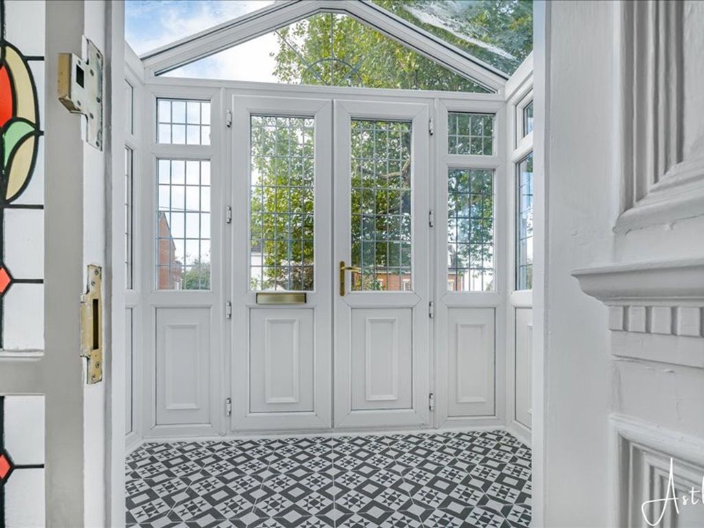 Property photo 2 of 26