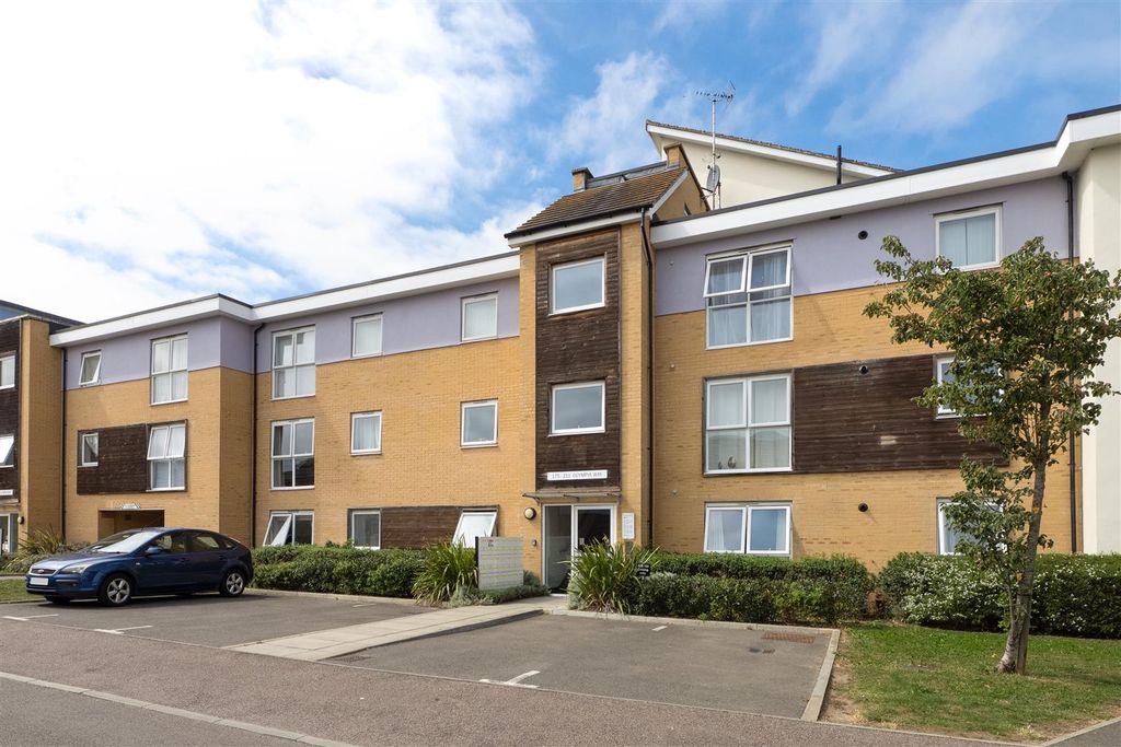 Property photo 1 of 13 Olympia Way, Whitstable