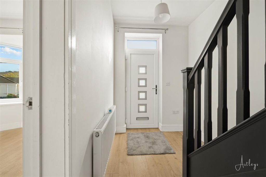 Property photo 2 of 20 Hallway