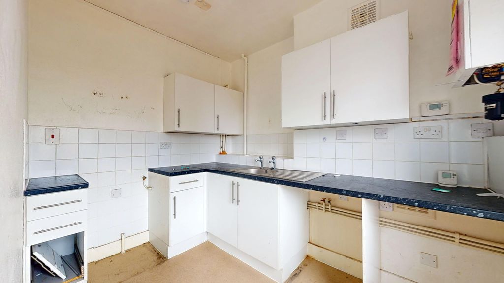 Property photo 2 of 15 Flat B, 22 Pleasant Place, Islington, London, N1 2Bz