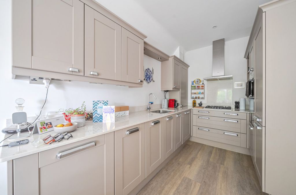 Property photo 3 of 11 1348924-5-68c2Bd0...