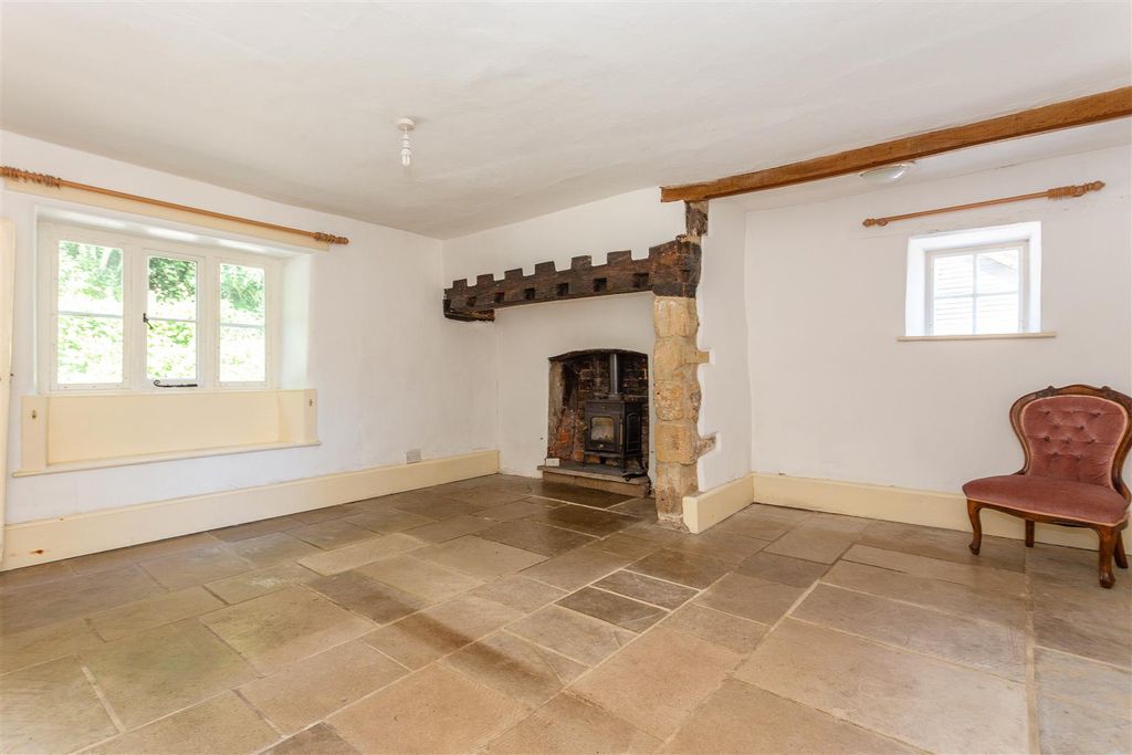 Property photo 3 of 10 Living Room2.Jpg