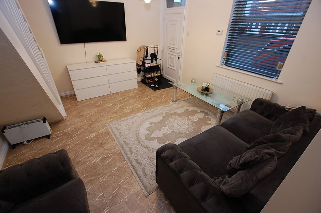 Property photo 2 of 18 Picture No. 16