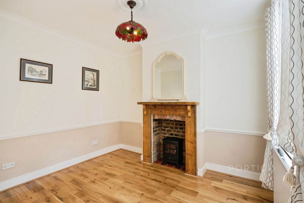 Property photo 2 of 25 Pbox-Img.Jpg